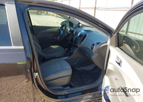 2013 Chevrolet Sonic Lt Auto z USA, uszkodzony, nr VIN 1G1JC6SH0D4203737